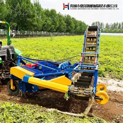 Agricultural Machinery Four Wheel Tractor Pulled Potato Harvester