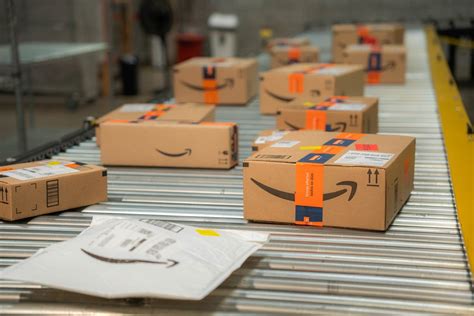 Caminhoneiros declaram greve contra ganância da Amazon nos EUA em