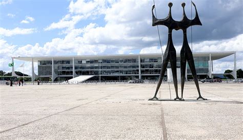 Praça Dos Três Poderes Passará Por Revitalização Edital é Anunciado