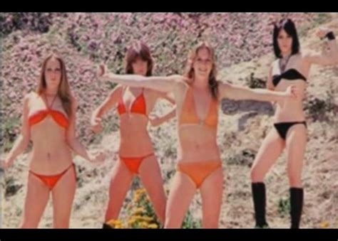 Bikini Shot 1977 The Runaways Pinterest The Ojays The Runaway