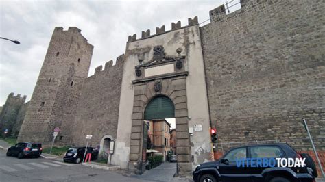 Porta Della Verit Si Rif Il Look E Viene Chiusa Al Traffico La