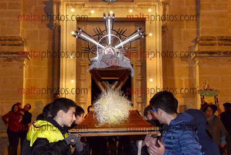 Baby Jesus Procession Museum Tal Muzew Lija Purcissjoni Bambin People
