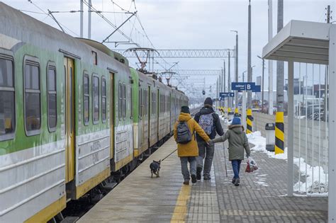 PKP PLK SA on Twitter Warka podróżni korzystają z2odnowionych