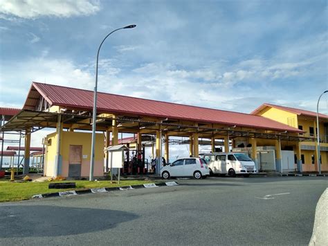 kompleks pendaratan ikan lkim kiamsam  bandar labuan