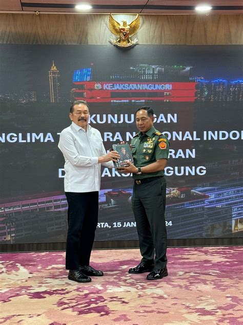 Membangun Sinergitas Tni Dan Kejaksaan Agung Melalui Peran Jaksa Agung