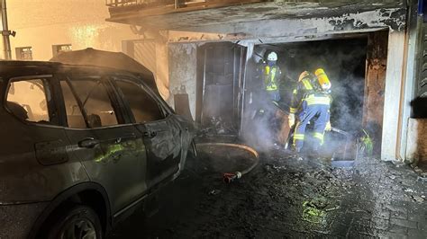 Feuer Im Kreis Trier Saarburg SUV In Flammen Brand Bedroht Wohnhaus