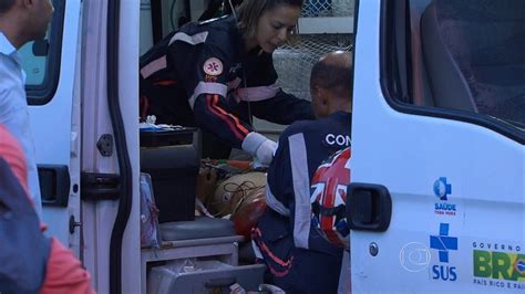 Motociclista Fica Gravemente Ferido Ap S Bater Em Nibus Do Move Em