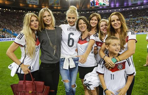 Las Novias De Los Jugadores De Alemania Chic