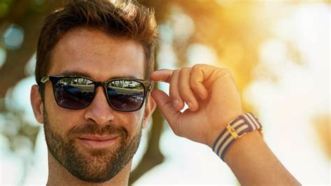 Sonnenbrille Neue Trends für Männer Sommer 2021