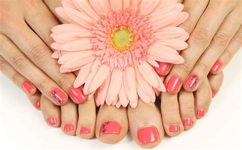 Seven Simple Steps To Get Your Feet Looking Sexy Hot Peeks