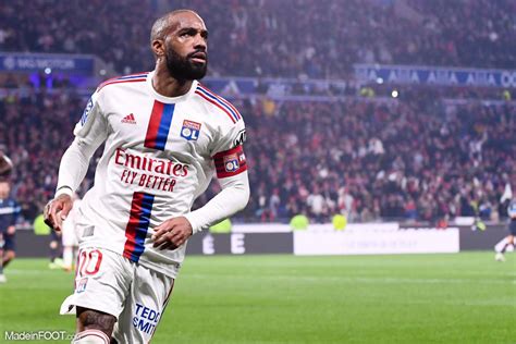 Ol Alexandre Lacazette Implose Apr S La D Faite Face Au Stade Brestois