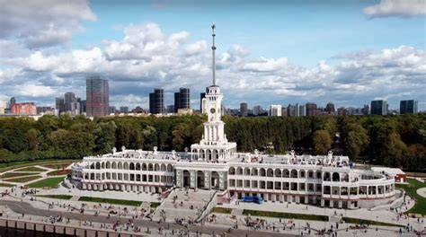 Северный речной вокзал Москвы отметил свой второй день рождения ...