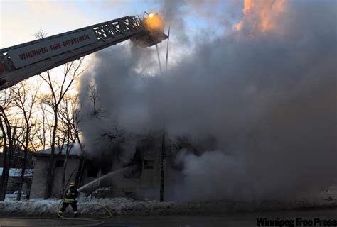 Crews Battle House Fire Winnipeg Free Press