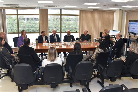 Educadoras Aceitam Proposta Da Media O Do Trt E Suspendem