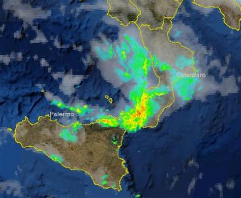 Il Maltempo Si Sposta Al Sud Forti Piogge E Temporali Tra Calabria E