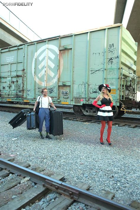 Kelly Madison Kendra Lust And Christy Mack Get Kinky With Their Lesbian Orgy Porn Pictures XXX