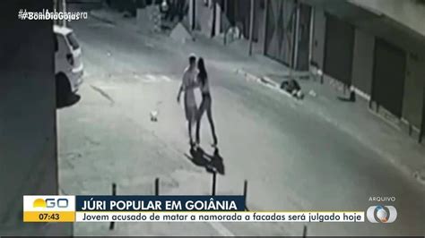 Jovem Filmado Matando A Ex A Facadas Enquanto Ela Dizia Que O Amava