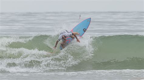 DOMINGO DE CAMPEÕES NO CBSURF MASTER TOUR 2024 EM NAVEGANTES SC Fecasurf