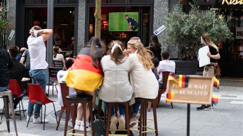 Kaum Public Viewing zur Fußball WM Wie Rosenheimer Wirte darüber