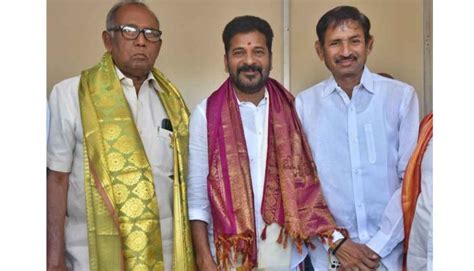 Big Shock To Kcr Revanth Reddy Meets Brs Senior Leader Indtoday