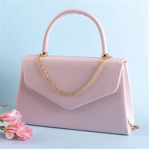 Elegante Rosa Handtasche An Einer Kette Handtaschen Pink