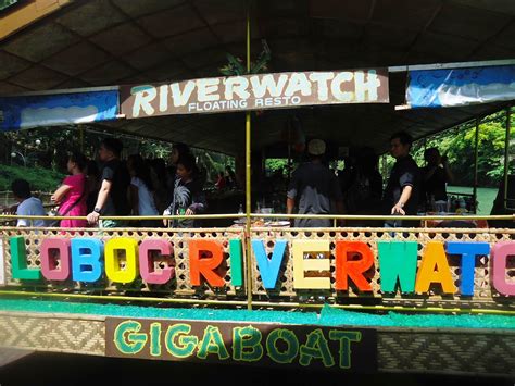 the traveller & her thoughts: LOBOC RIVER CRUISE