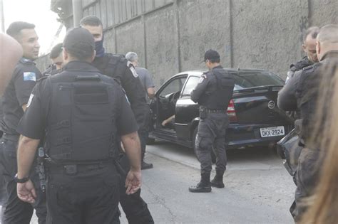 Cabo Da Pm Morto A Tiros Dentro De Carro Na Zona Norte Do Rio Rio