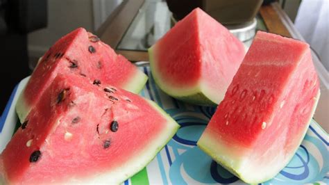 Seedless Watermelon Vs Seeded Watermelon Comparison Review 2 Youtube