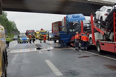 Lkw Unfall Auf A Bei Kamen Autobahn Ist Wieder Komplett Frei