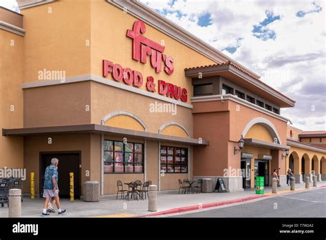 YUMA,AZ/USA - APRIL 12, 2019: Unidentified individuals at Fry's Food ...