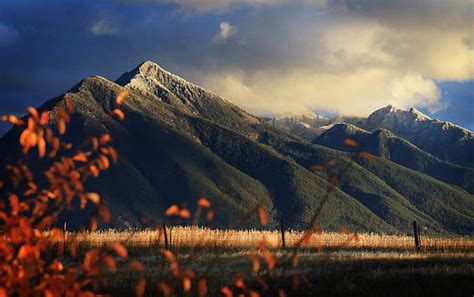 Paradise Valley Montana Stock Photos, Pictures & Royalty-Free Images - iStock