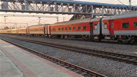 12707 Ap Sampark Kranthi Express Skipping Ghatkesar Hauled By Lgd Wap7