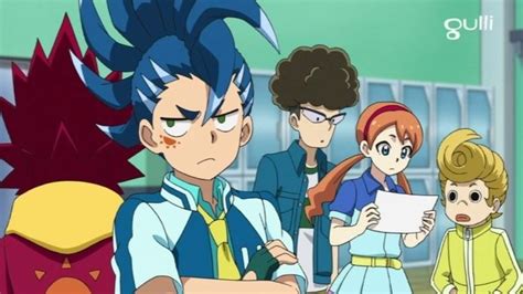 VIDEO Beyblade Burst Surge Hyuga Et Lain Contre Hikaru Et Aiger