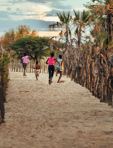 african kids run