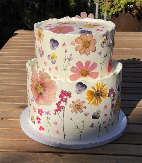 Cake With Pressed Flowers Cute Birthday Cakes Pretty Birthday Cakes