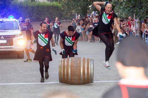 La Corsa Delle Botti Al Palio Di Castiglione Olona VareseNews Foto