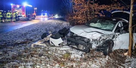 Schnee Und Glatteis Chaos Auf Deutschen Strassen Und Flugh Fen