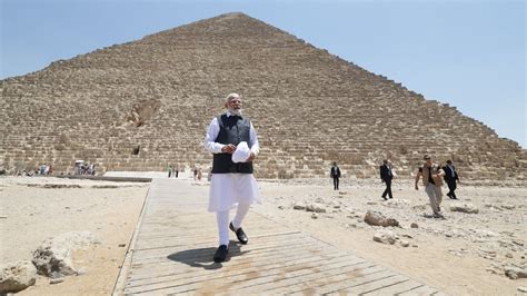 Pm Modi Visits Pyramids Of Giza In Cairo Today News