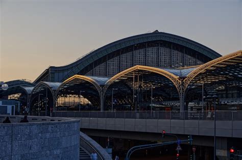 Premium Photo | Cologne train station