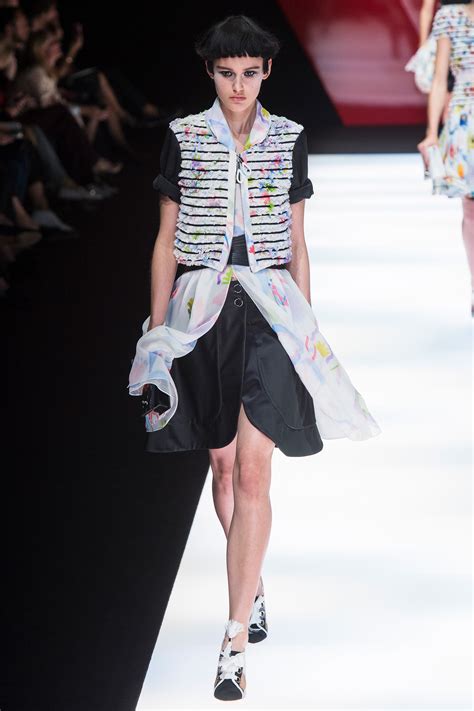 Giorgio Armani News, Collections, Fashion Shows, Fashion Week Reviews ...