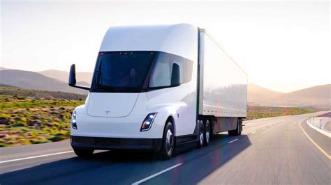 Le Tesla Semi Est Là Les Livraisons Dès Le 1er Décembre 2022