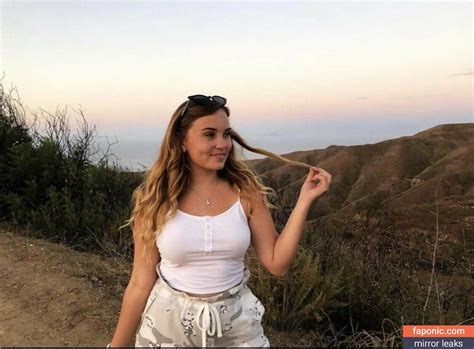 ASMR Darling Aka Asmrdarling Nude Leaks Faponic