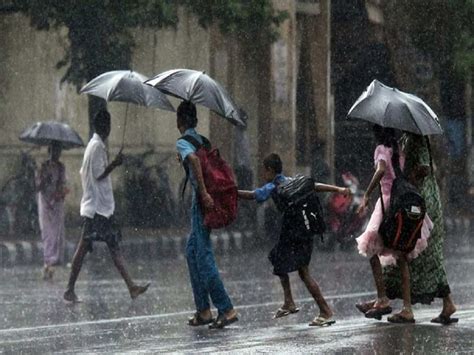 Monsoon Effect In Kerala Yellow Alert In Six Districts Heavy Rain To