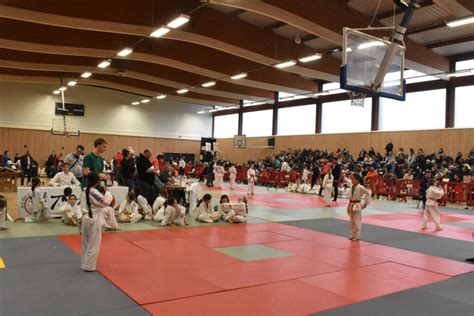 L Aindépendant Vonnas Les judokas ont inauguré le gymnase