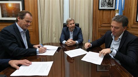 Los Gobernadores Opositores Se Plantan Ante La Casa Rosada Por El