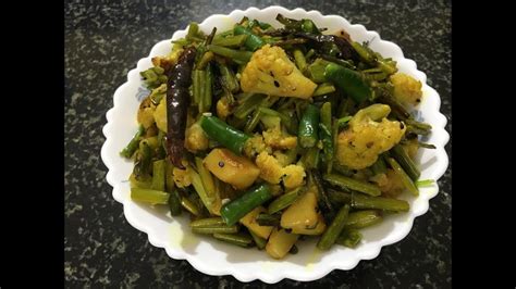 Onion Stalk With Cauliflower Fry Peyajkoli Fulkopi Bhaja Winter