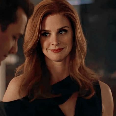 Pin Su Darvey Donna Celebrit Serie Tv