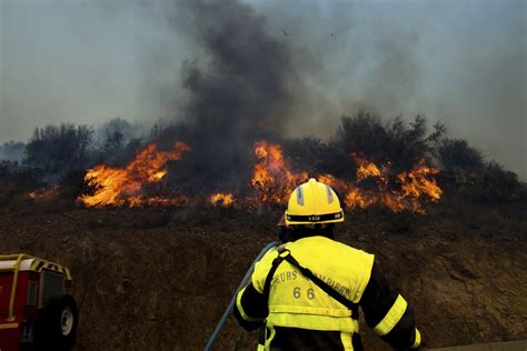 Francia Combate El Primer Gran Incendio Forestal De 2023