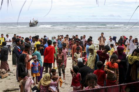 Un Issues Call To Rescue Hundreds Of Rohingya Adrift At Sea