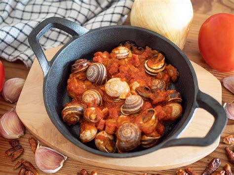 Caracoles Con Tomate Y Cebolla Sencilla Y Sabrosa Receta Para Comer